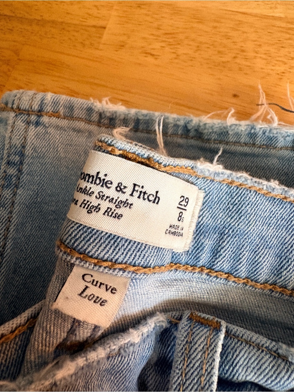Abercrombie & Fitch Curve Love Ankle Straight Ultra High Rise Jeans - Picture 4 of 4